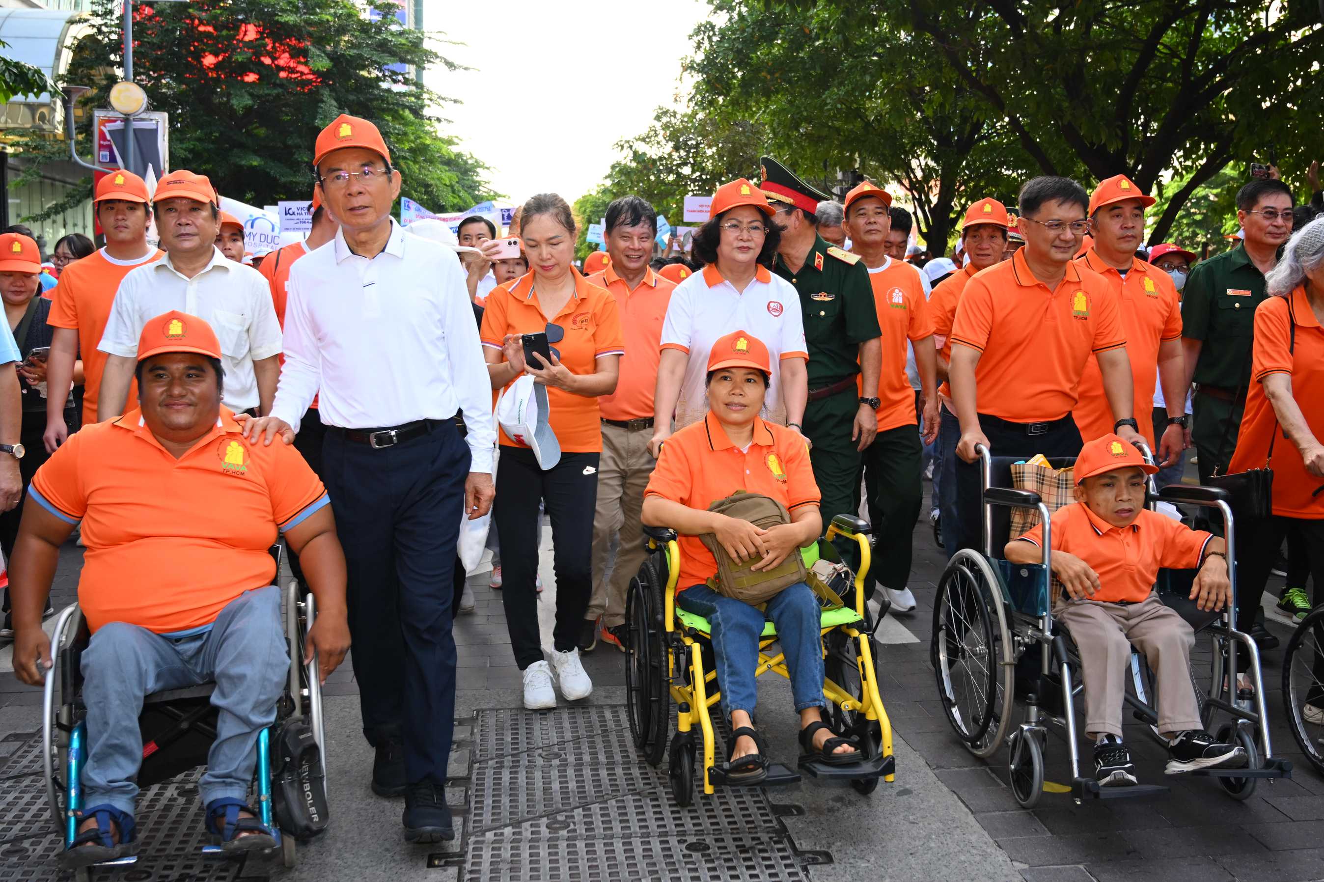 Dự chương trình có ông Nguyễn Văn Nên - nguyên Ủy viên Bộ Chính trị, nguyên Bí thư Thành ủy TPHCM; bà Đặng Thị Ngọc Thịnh - nguyên Ủy viên Trung ương Đảng, nguyên Phó Chủ tịch nước; cùng nhiều đại diện sở, ban, ngành khác.